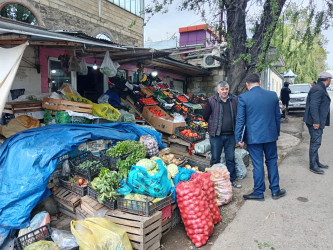 Rayon İcra Hakimiyyətinin, Rayon Polis Şöbəsinin və Qida Təhlükəsizliyi Agentliyinin Qazax-Tovuz Regional bölməsinin birgə təşkilatçılığı ilə müvafiq ərazidə təmizliyi və səliqəni təminetmə qaydalarına əməl olunması, antisanitar vəziyyətlə və qanunsuz küçə ticarəti ilə bağlı reyd keçirilib